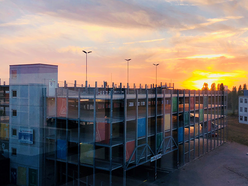 Technikzentrum Luebeck (TZL) Parkhaus Sonnenuntergang Abend