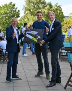 Unleash Future Boats Gründer Lars Engelhard mit Stefan Stengel (links) und TZL-Geschäftsführer Dr. Frank Schröder-Oeynhausen
